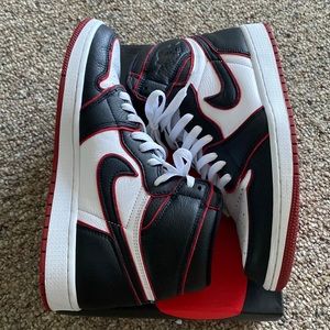 Jordan 1 High “Bloodline”